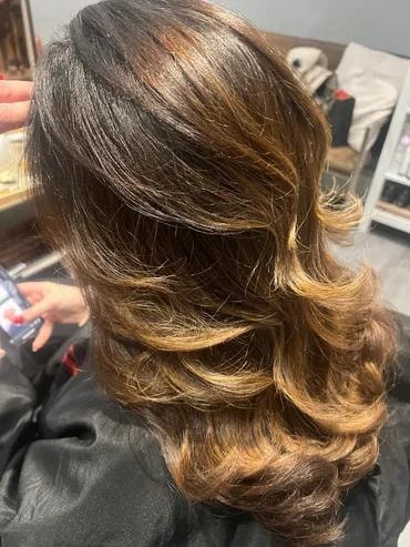 Rich caramel balayage waves